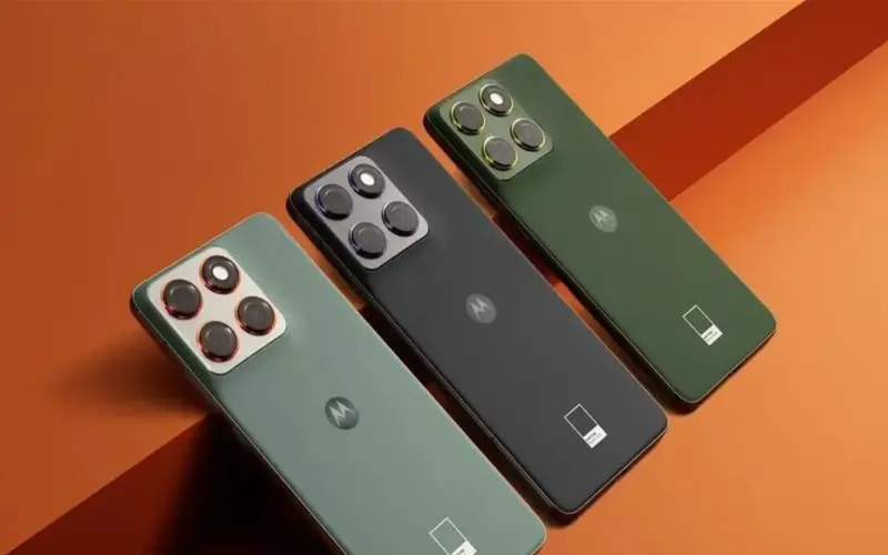 سيُنافس سامسونغ.. موتورولا تطرح هاتفها الجديد وهذه ميزاته